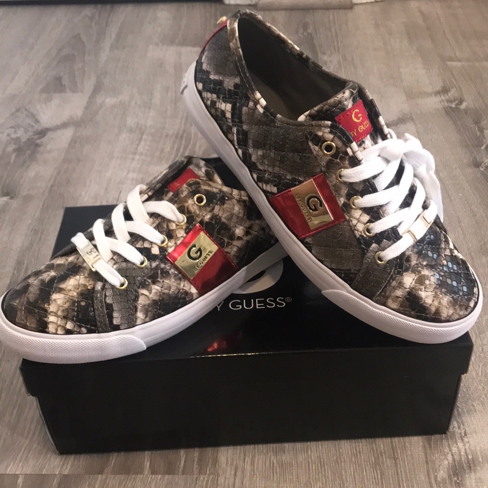 💥💥Clearance! Guess Sneakers!💥💥